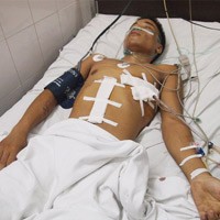 Anh Đặng Viết Lượng bị chém trọng thương đang nằm điều trị tại bệnh viện